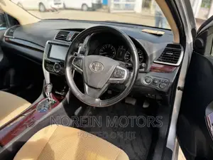 Toyota Premio 2017 Silver