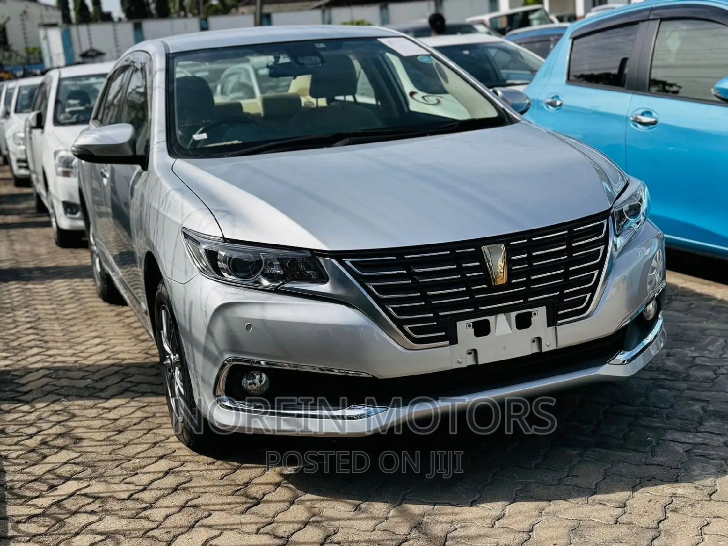 Toyota Premio 2017 Silver