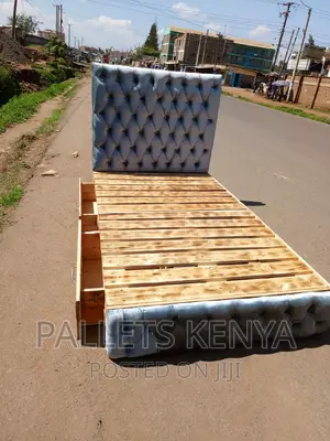 Premium Pallet Bed- 4*6 Pallet Bed- With Drawers.(#Y05)
