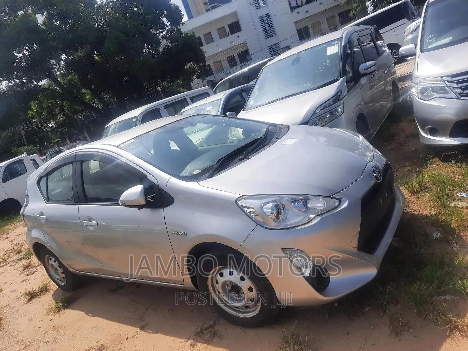 Toyota Aqua 2016 Silver