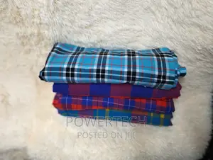 5 by 6 Maasai Shuka Throw Fleece Blanket '