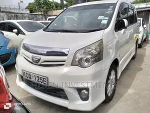 Toyota Noah 2.0 143hp FWD (7 Seater) 2009 White