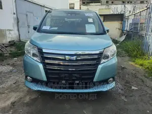 Toyota Noah 1.8 FWD Hybrid (7 seater) 2016 Blue