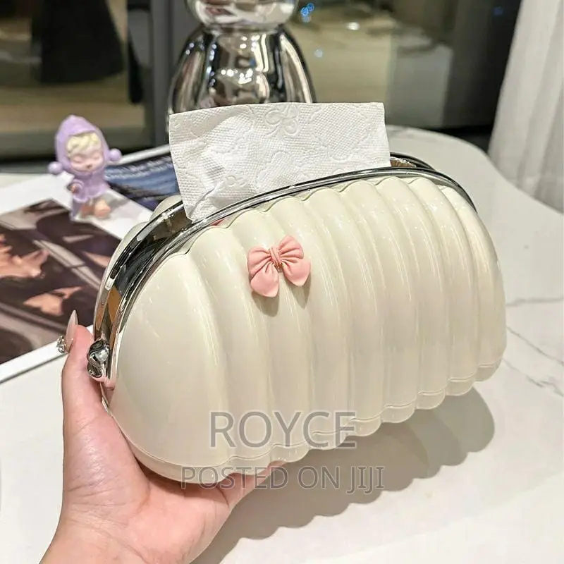 Creamy -White Shell Shape Serviette Holder