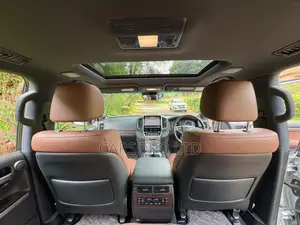 Toyota Land Cruiser 2016 Silver