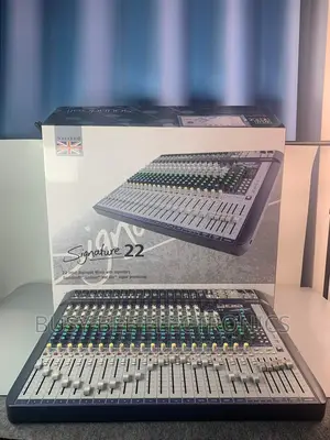Soundcraft Signature 22 Channel Plain Mixer