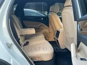Porsche Cayenne 2019 White