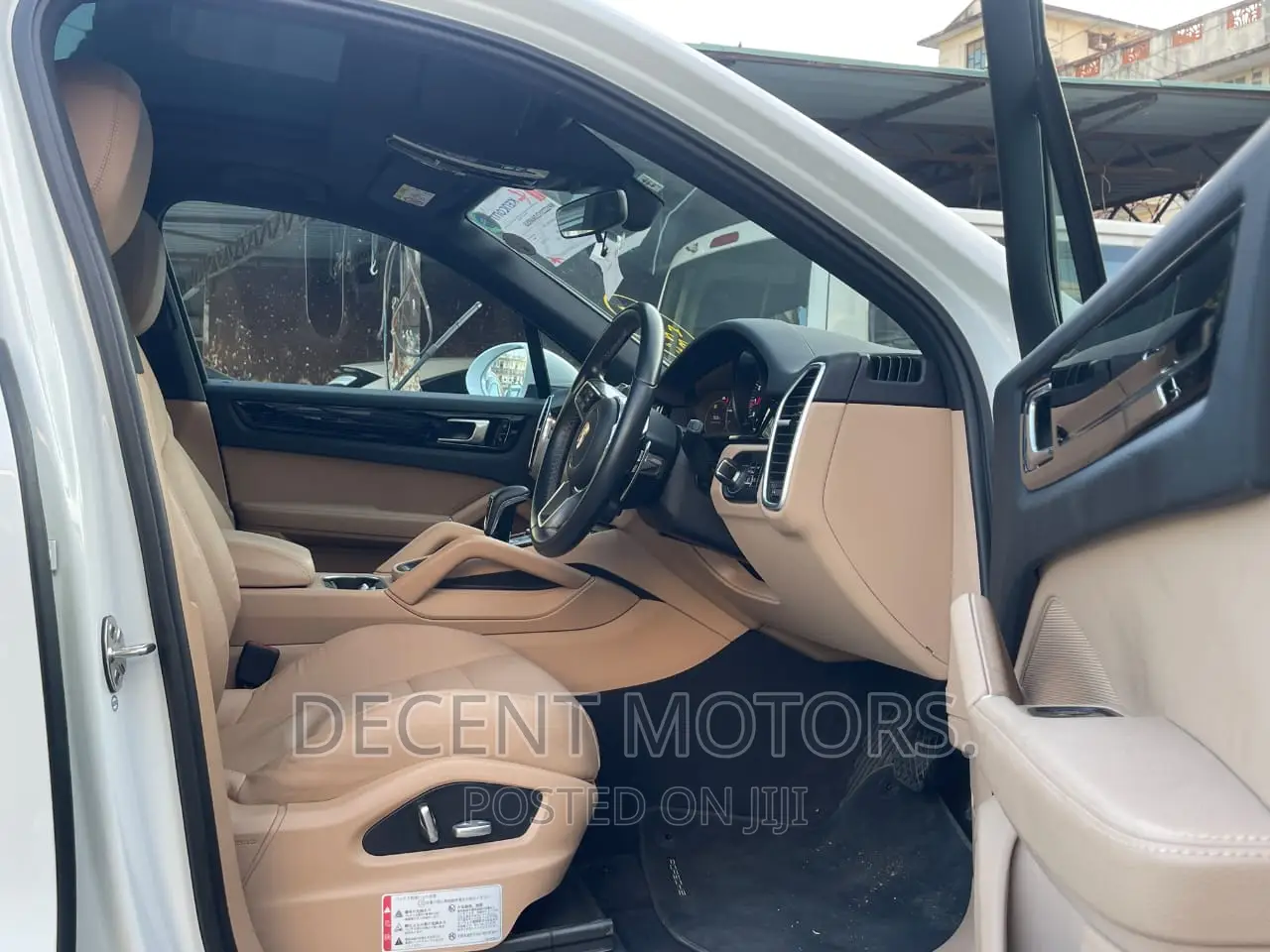Porsche Cayenne 2019 White
