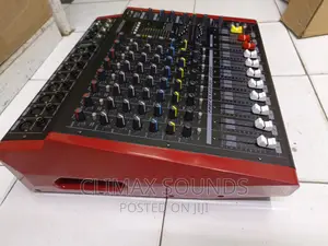 Max 8 Channels Powered Mixer Professional Max