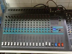Professional Powered Mixer 12 Channels, Martin Audio