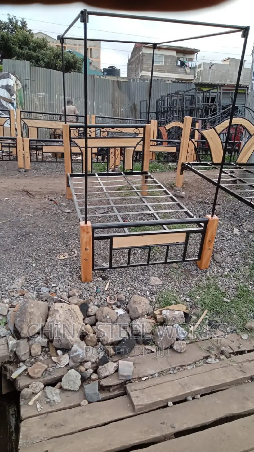 4 by 6 Metallic Bed With Net Stand