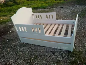 Morden Hardwood Toddler Bed 4 by 6 Fitts