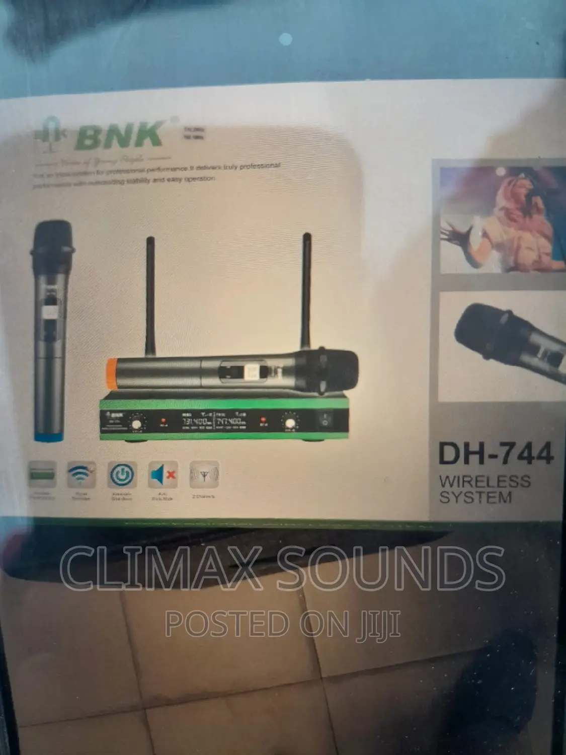 Wireless Microphone BNK 744,