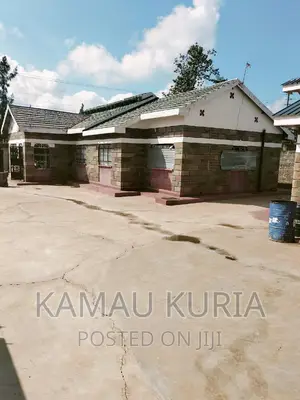 Bungalow House in Landless River Side Estate