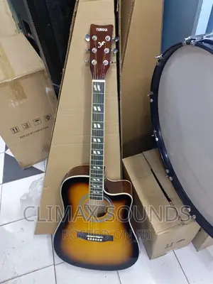 Semi Acoustic Yamaha 41 