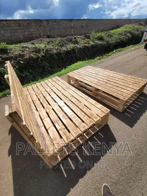 Pallet Bed- 5*6 Blazed Pallet Bed. (#CN02)