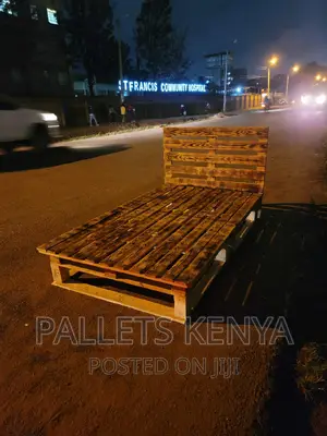 Pallet Bed- 4*6 Blazed Pallet Bed. (#MD9,4)