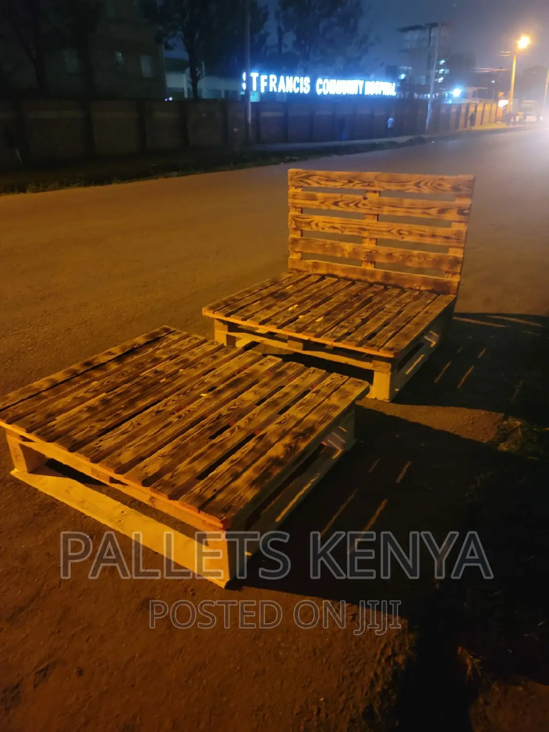 Pallet Bed- 4*6 Blazed Pallet Bed. (#MD9,4)