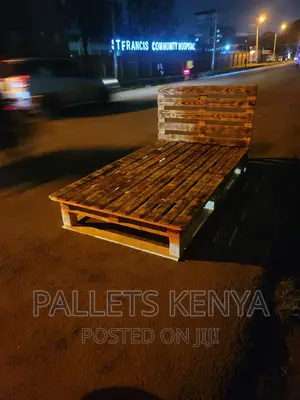 Pallet Bed- 4*6 Detachable and Blazed Pallet Bed. (#RD13)