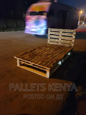 Pallet Bed- 4*6 Detachable and Blazed Pallet Bed. (RD15)