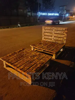 Pallet Bed- 4*6 Detachable and Blazed Pallet Bed. (#RD18)