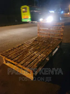 Pallet Bed- 4*6 Detachable and Blazed Pallet Bed. (#RD18)