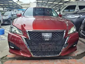 Toyota Crown 2016 Red