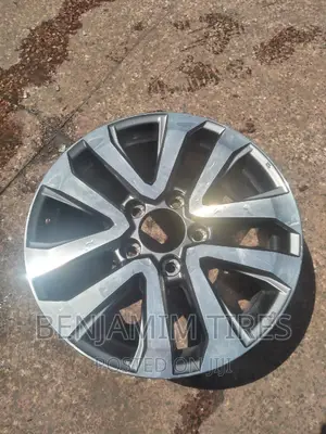 Clean Original Rim Size 20 Inch for Landcruiser V8 .