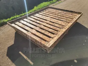 Pallet Bed- 5*6 Detachable and Blazed Pallet Bed. (#JD9,)