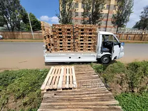 Wood Pallets- Heat Treated and Strong Pallets. (#DL03)