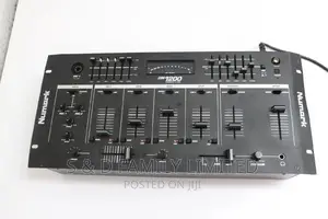 Numark DM1200