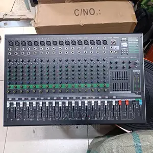 Soundcraft BE 16 Channels Plain Mixer