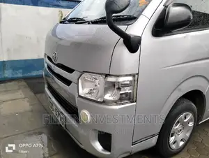 Toyota HiAce 2015 Silver
