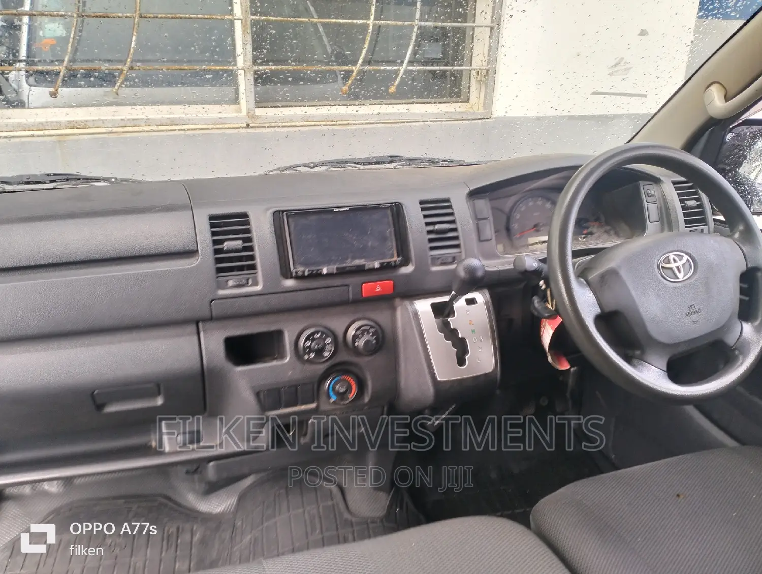 Toyota HiAce 2015 Silver