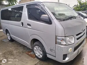 Toyota HiAce 2015 Silver