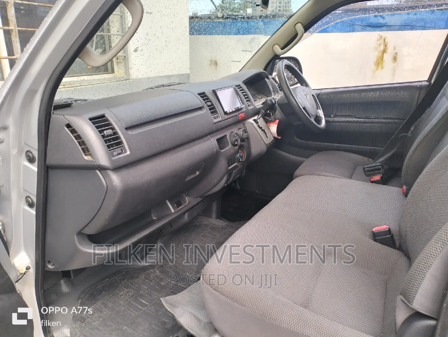 Toyota HiAce 2015 Silver