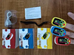 'pediatric Pulse Oximeter. Fingertip )