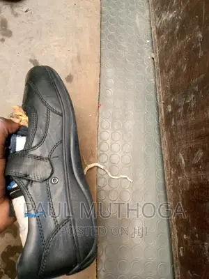 16shool Shoes