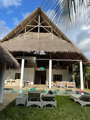 Best Makuti Roofers