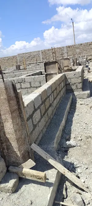 Ndarugo Mawe,,Machine Cut Stones