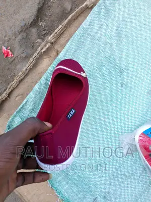 27# Canvas Shoes