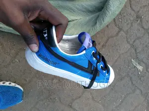 32# Canvas Shoes
