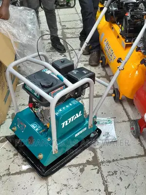 Total 90 Kg Plate Compactor