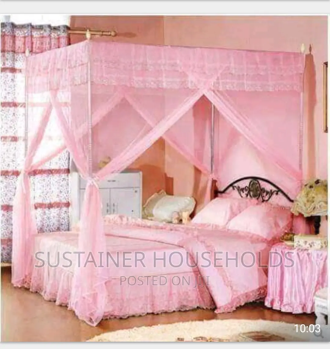 *Four Stand Straight Mosquito Nets