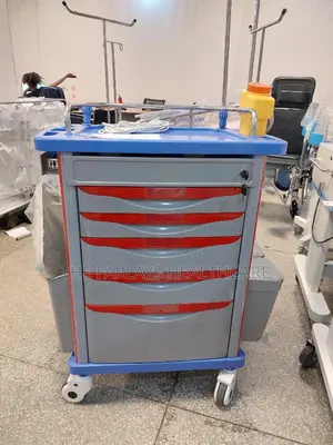 Emergency Trolley / Crash Cart.