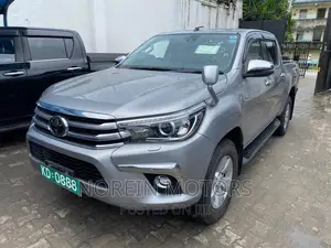 Toyota Hilux 2018 Silver