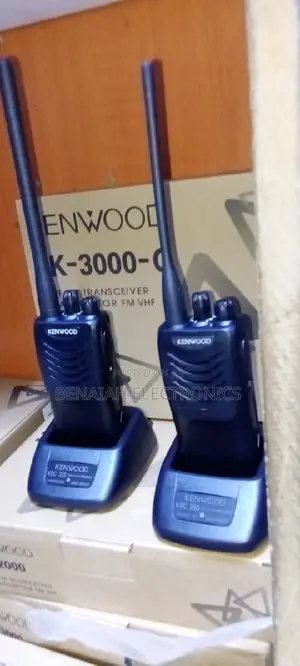 Kenwood Walkie Talkie.[3-5km]Uhf Radio