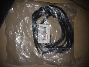 Toyota 3MZ Engine Genuine Top Cover Gasket Ade in Japan.