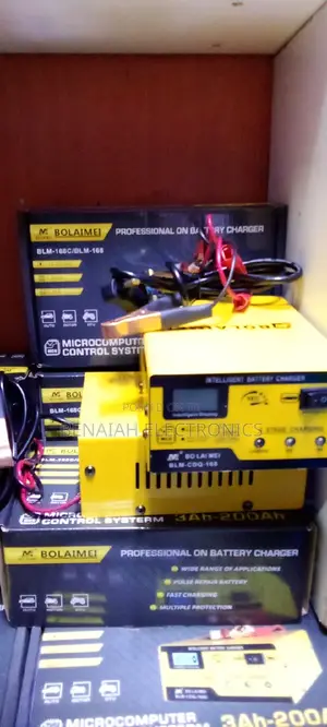 12vlts/24vlts Car Battery Charger.Lead-acid Battery Charger