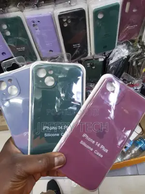 Brand New iPhone 14 Plus Silicone Green Case